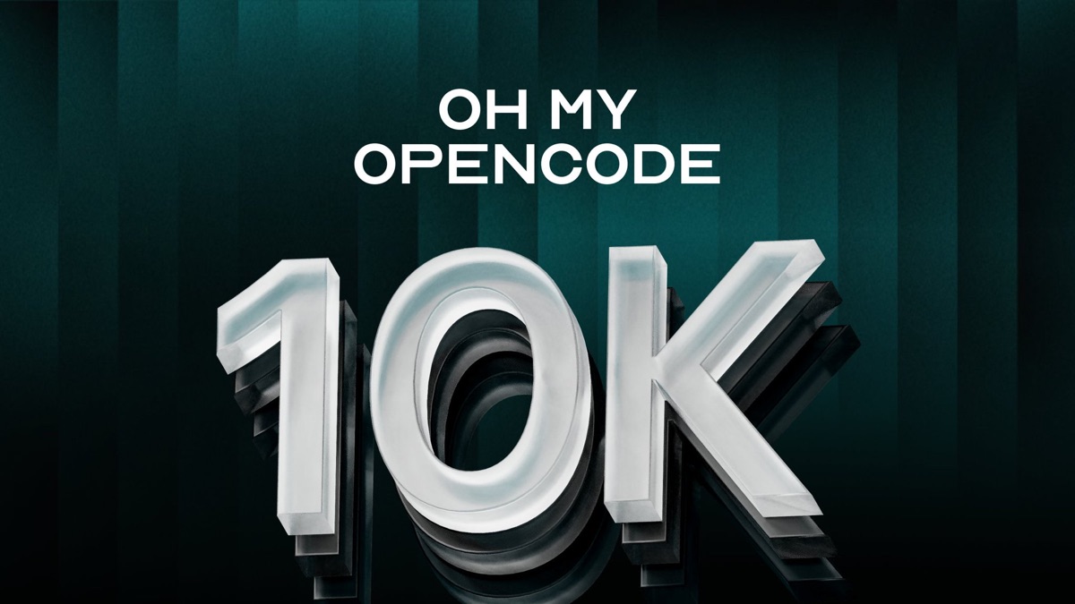 OH MY OPENCODE 10K라고 적힌 유리 질감의 큰 숫자 그래픽